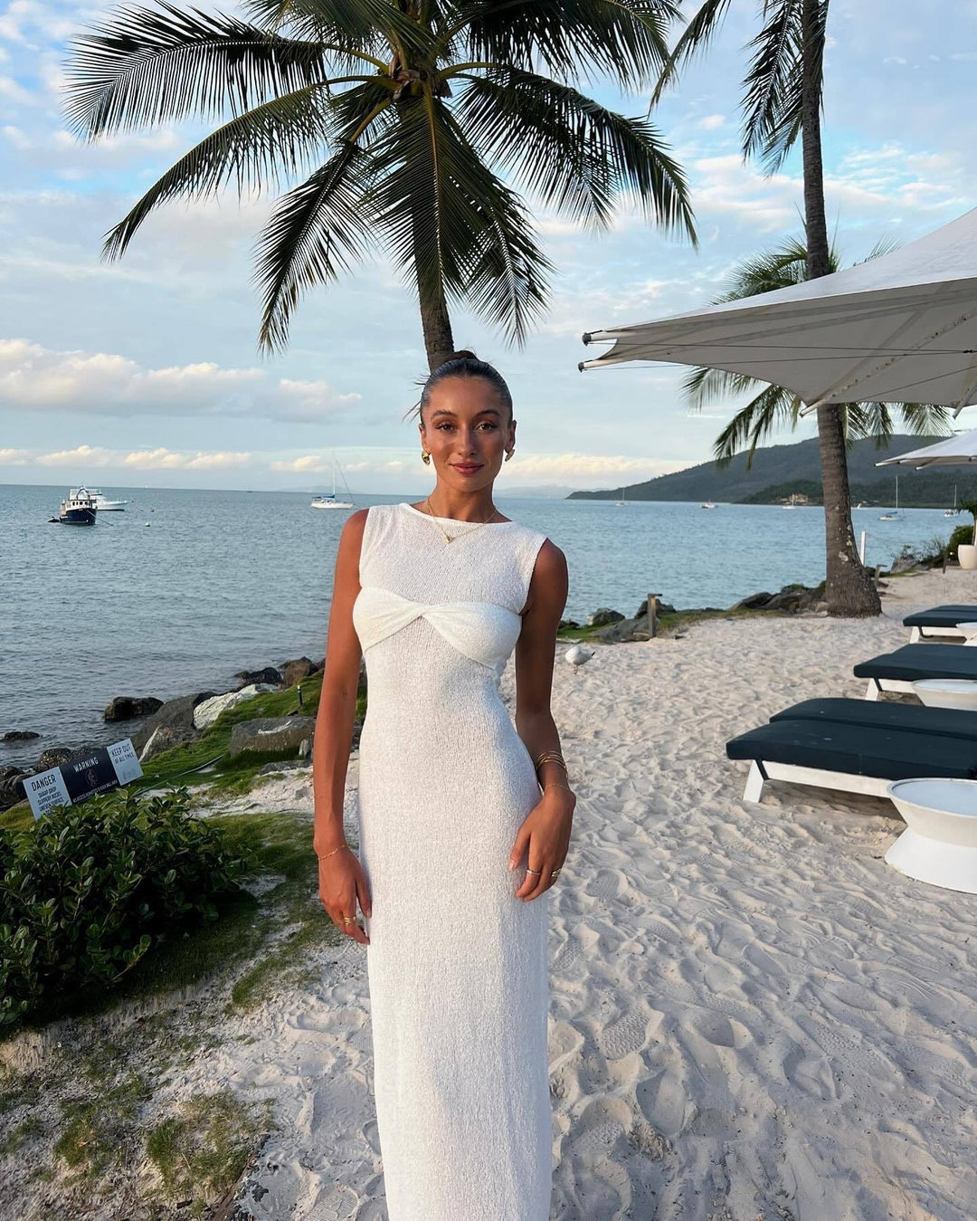 Adera | Streamlined Glow Dress