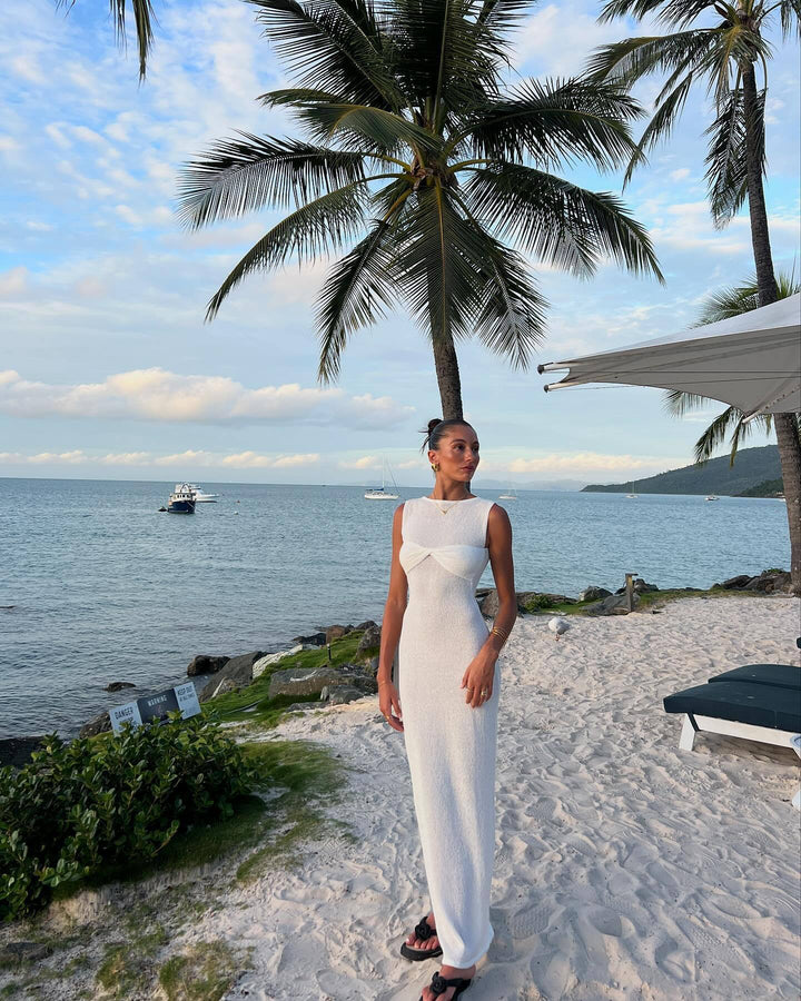 Adera | Streamlined Glow Dress