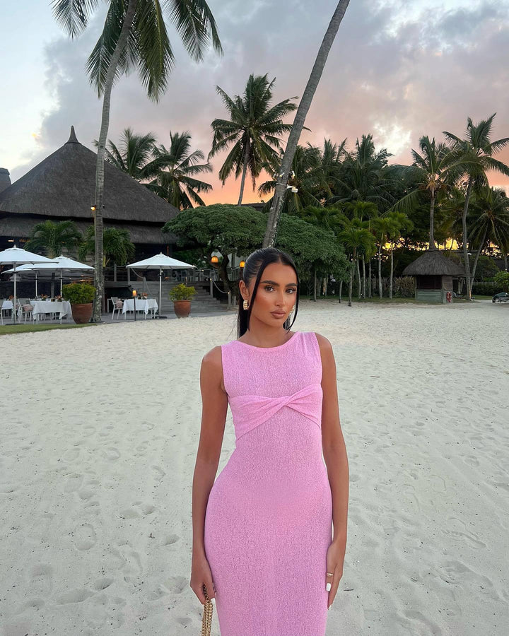 Adera | Streamlined Glow Dress