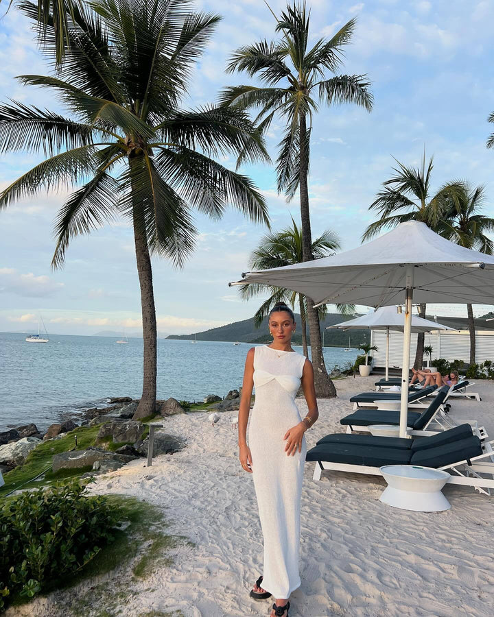 Adera | Streamlined Glow Dress