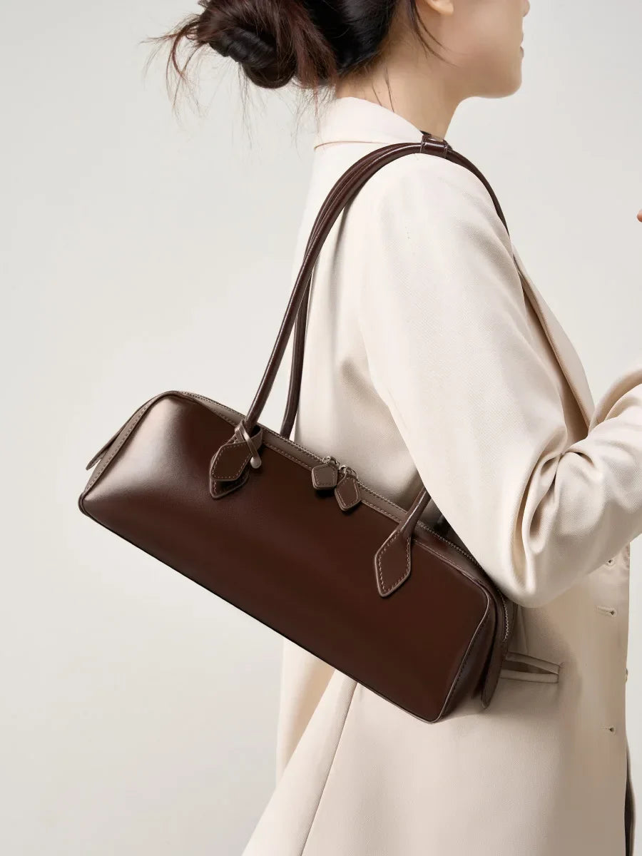Angie | Luxurious Shoulder Bag in Baguette Style