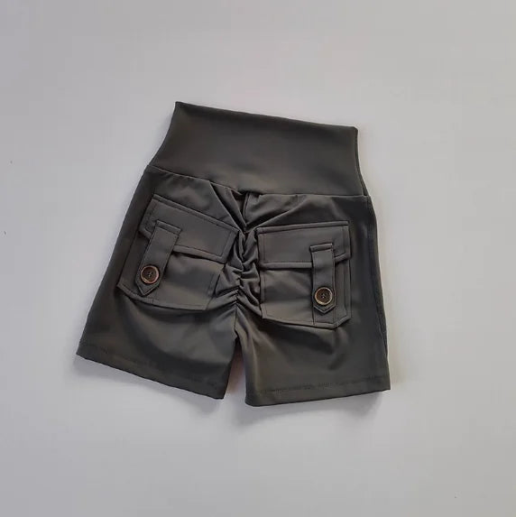 Leanne | Essential Shorts with Back Pockets