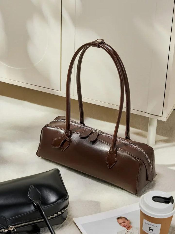 Angie | Luxurious Shoulder Bag in Baguette Style