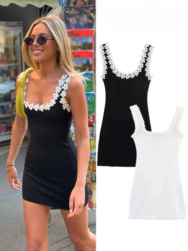 Amelie | Square Collar Beauty Dress